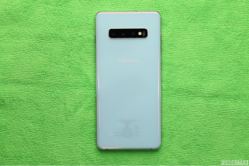 galaxy s10+ phone